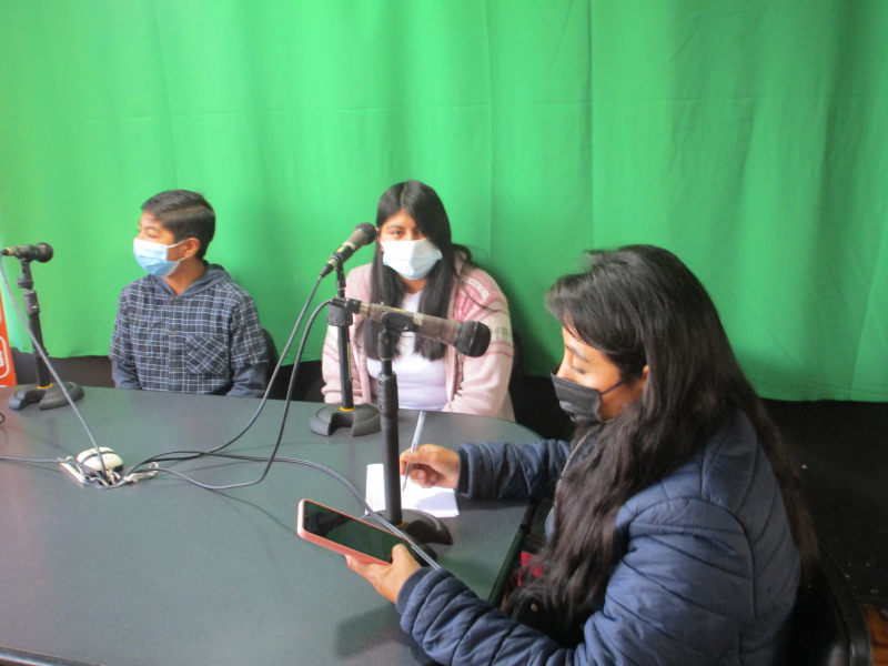 This image has an empty alt attribute; its file name is lenin-y-adriana-en-radio-brisa.jpg